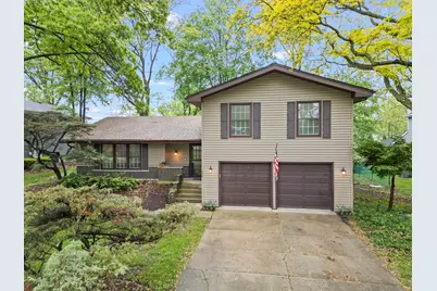 2S644 Devonshire Lane, Glen Ellyn, IL 60137 - Photo 1