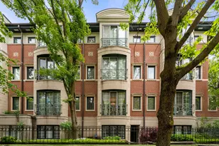 1429 S Prairie Ave, Chicago, IL 60605 - Photo 1