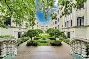 7350 N Ridge Blvd, Chicago, IL 60645 - Photo 1