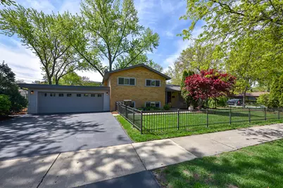 1605 E Euclid Avenue, Arlington Heights, IL 60004 - Photo 1