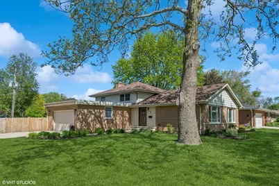 504 E Berkshire Lane, Mount Prospect, IL 60056 - Photo 1