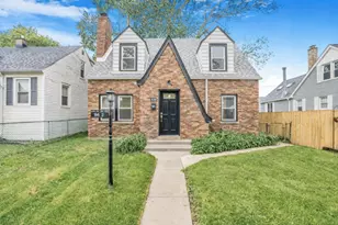 9602 S Troy Ave, Evergreen Park, IL 60805 - Photo 1