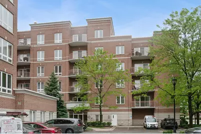 819 S Graceland Avenue #208, Des Plaines, IL 60016 - Photo 1