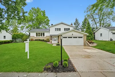 921 Cherokee Drive, Darien, IL 60561 - Photo 1