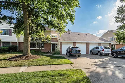 143 W Fabish Drive #143, Buffalo Grove, IL 60089 - Photo 1