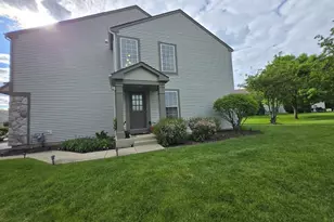 3238 Pennsbury Ct, Aurora, IL 60502 - Photo 1