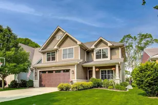 212 S Wa Pella Ave, Mount Prospect, IL 60056 - Photo 1