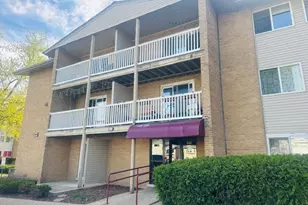 940 Beau Dr, Des Plaines, IL 60016 - Photo 1