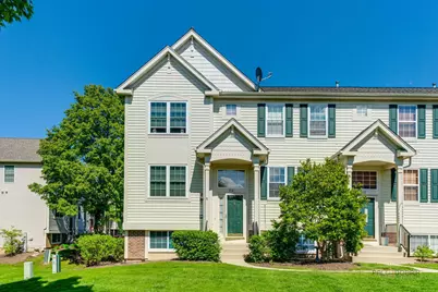 918 Manchester Circle, Grayslake, IL 60030 - Photo 1