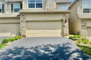 1676 Fredericksburg Ln, Aurora, IL 60503 - Photo 1