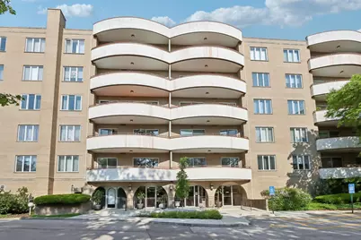6400 N Cicero Avenue #404, Lincolnwood, IL 60712 - Photo 1