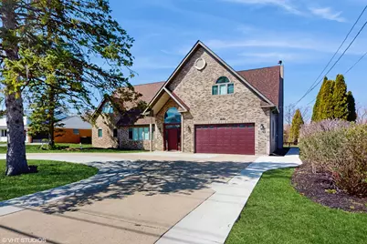 1838 N Windsor Drive, Arlington Heights, IL 60004 - Photo 1