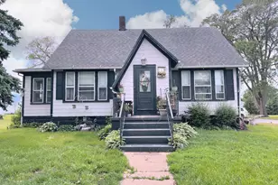 504 S Green St, Piper City, IL 60959 - Photo 1