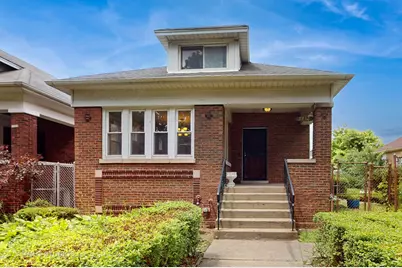 7832 S Paxton Avenue, Chicago, IL 60649 - Photo 1