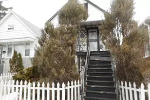 8548 S Marquette Ave, Chicago, IL 60617 - Photo 1