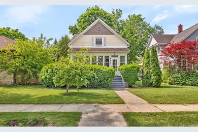 810 Glenwood Avenue, Joliet, IL 60435 - Photo 1