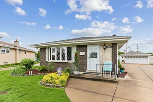 11025 S Kolmar Ave, Oak Lawn, IL 60453 - Photo 1