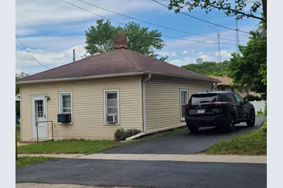 414 E Canal Street, Utica, IL 61373 - Photo 1