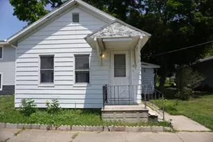 143 W Scott St, Seneca, IL 61360 - Photo 1