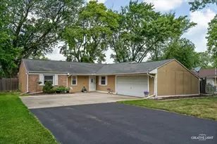 125 S Pinecrest Rd, Bolingbrook, IL 60440 - Photo 1