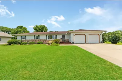 2 Circle Drive, Wenona, IL 61377 - Photo 1