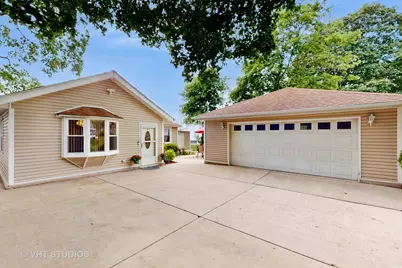 1385 E Forest Avenue, Des Plaines, IL 60018 - Photo 1