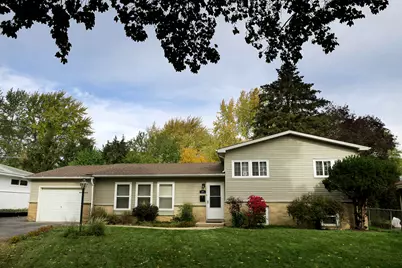 1034 Crane Boulevard, Libertyville, IL 60048 - Photo 1