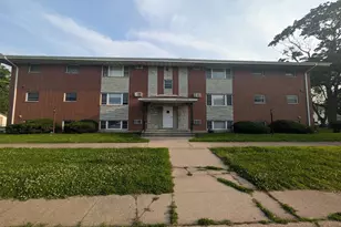 390 W Walnut St, Kankakee, IL 60901 - Photo 1