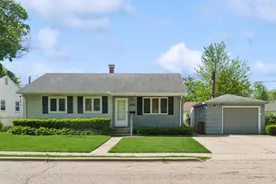 415 Emerson Ln, Mundelein, IL 60060 - Photo 1