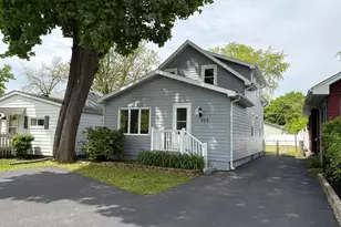 926 Park Ave, Winthrop Harbor, IL 60096 - Photo 1