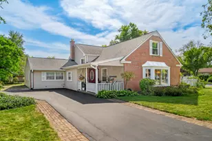 1901 E Cholo Ln, Mount Prospect, IL 60056 - Photo 1