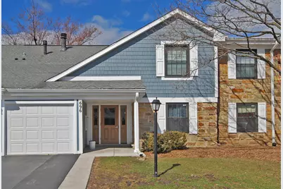 696 Oakmont Lane #B2, Wheeling, IL 60090 - Photo 1