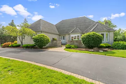 13 Glenoble Court, Oak Brook, IL 60523 - Photo 1