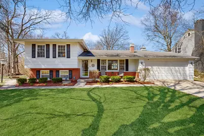 1S550 Hawthorne Lane, Wheaton, IL 60189 - Photo 1