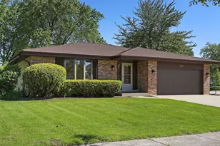 900 Notis Ct, Schaumburg, IL 60193 - Photo 1