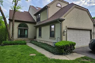 121 Chatsworth Cir, Schaumburg, IL 60194 - Photo 1