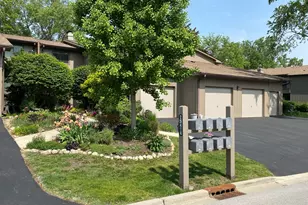 2S414 Emerald Green Dr, Warrenville, IL 60555 - Photo 1