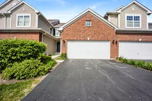 332 Buckingham Ct, Lombard, IL 60148 - Photo 1