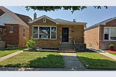 9028 S Ridgeland Avenue, Chicago, IL 60617 - Photo 1