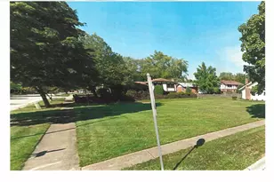 5740 Raintree Ln, Westmont, IL 60559 - Photo 1