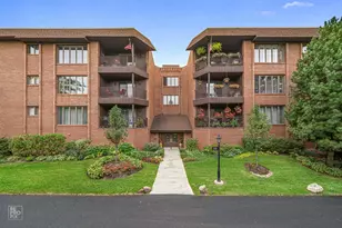 125 Boardwalk Pl, Park Ridge, IL 60068 - Photo 1