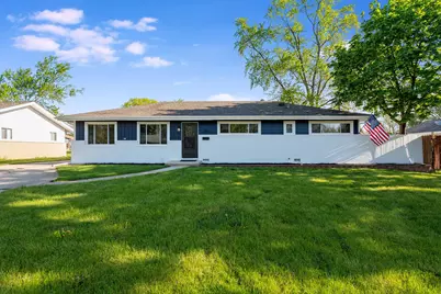180 Kingman Lane, Hoffman Estates, IL 60169 - Photo 1