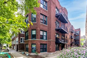 1239 W Jarvis Ave, Chicago, IL 60626 - Photo 1