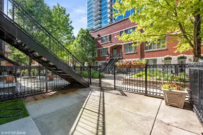 321 E 17th Street, Chicago, IL 60616 - Photo 1