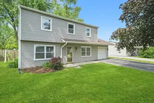 163 Queenswood Rd, Bolingbrook, IL 60440 - Photo 1