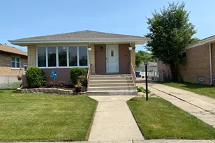 4862 Wick Dr, Oak Lawn, IL 60453 - Photo 1