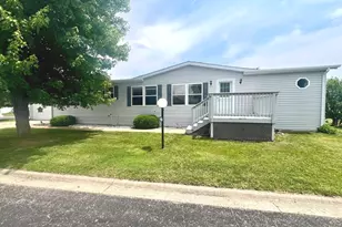 765 Mallard Cir, Sandwich, IL 60548 - Photo 1