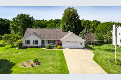 9575 E Marquand Drive, Rochelle, IL 61068 - Photo 1