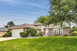 8923 Pebble Beach Ln, Orland Park, IL 60462 - Photo 1