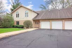 2604 Crescenzo Dr, Joliet, IL 60436 - Photo 1